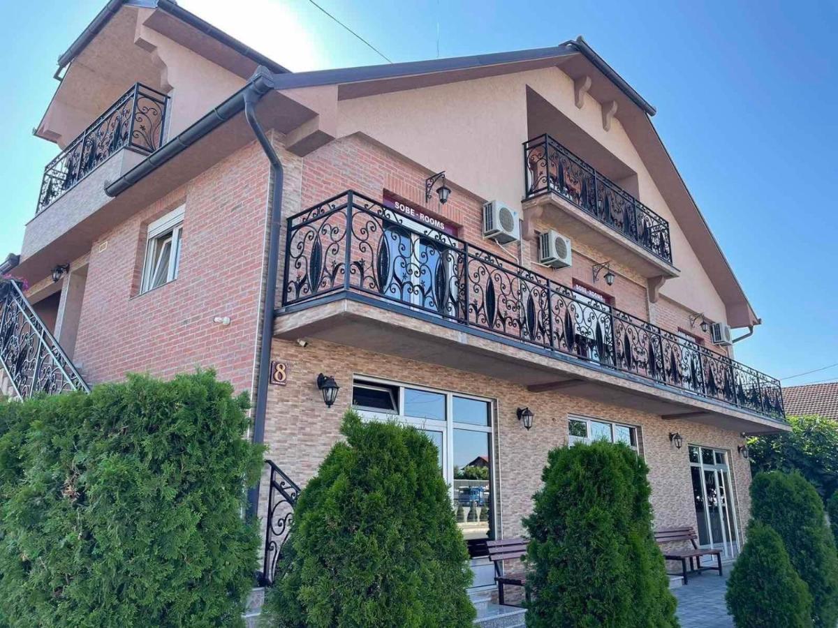 As Club Bed and Breakfast Beograd Eksteriør billede